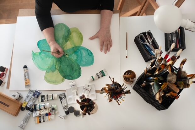 comprar obras de arte en acuarela online 1 comprar obras de arte en acuarela online - mesa pinceles